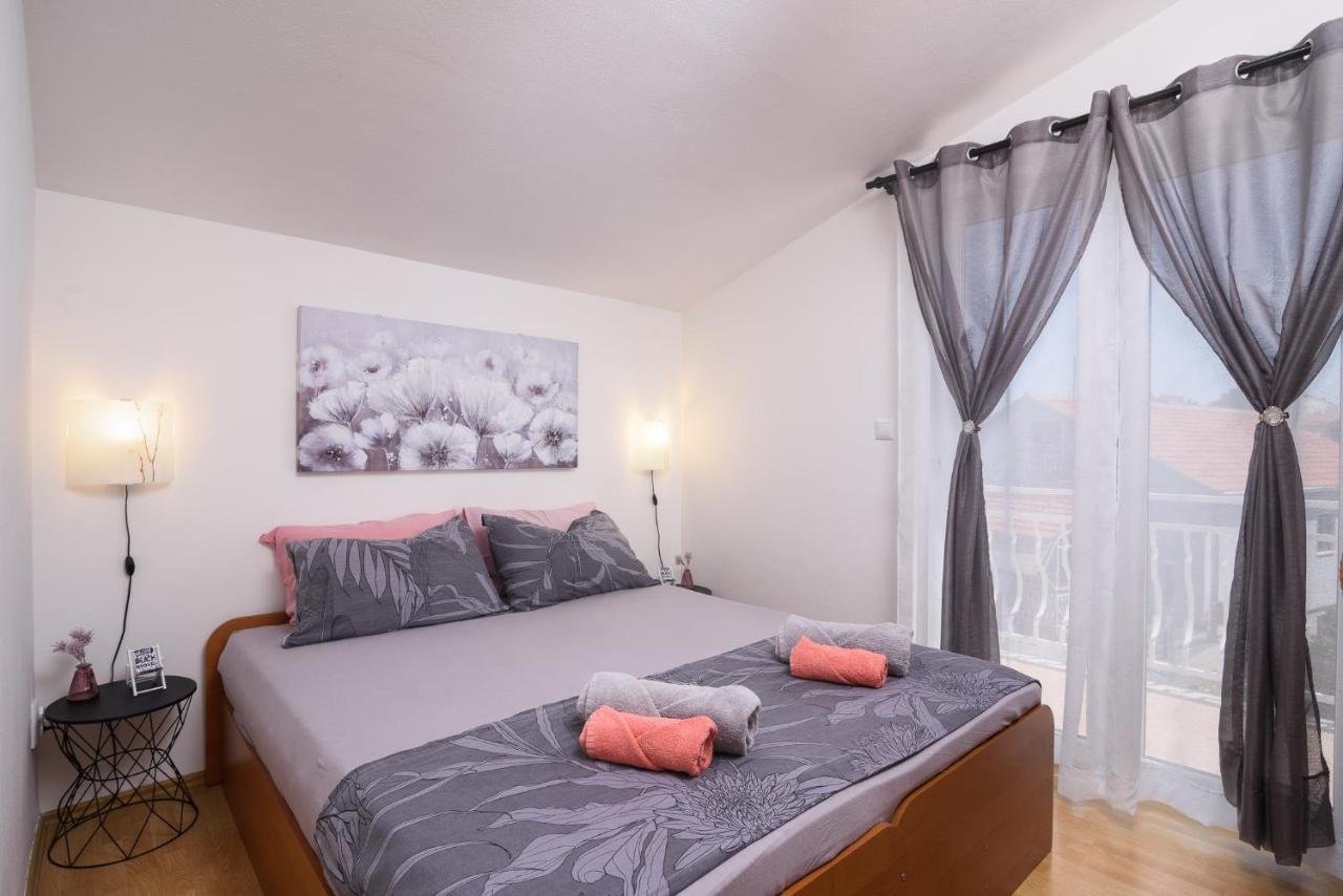 Vikeli Apartman Trogir Kültér fotó